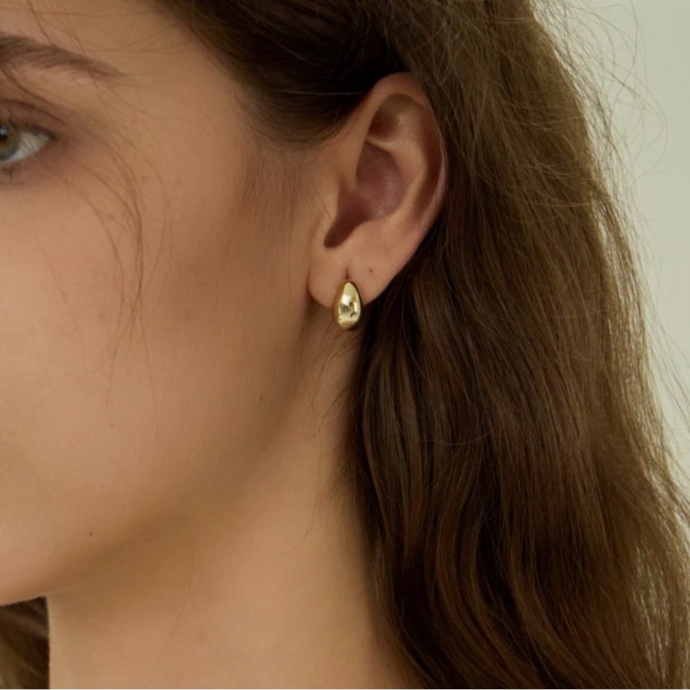 Pebble Stud Earrings